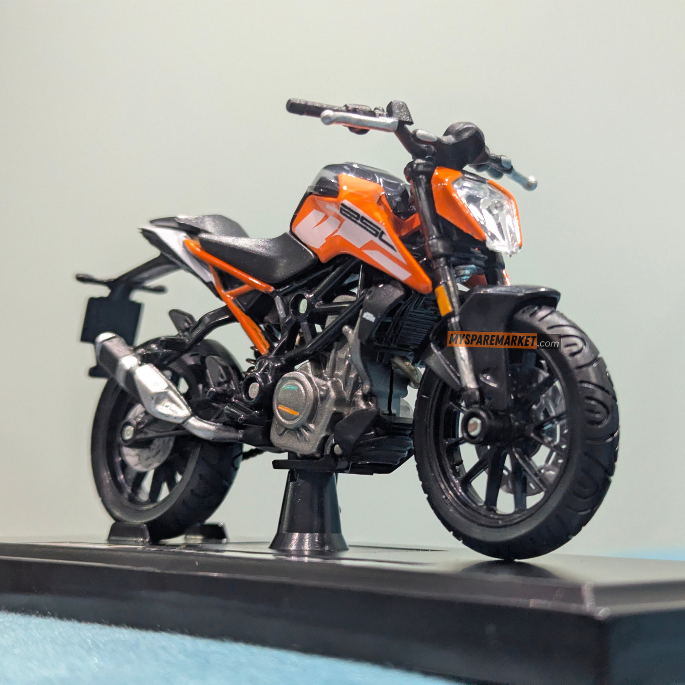 KTM 250 DUKE - MAISTO MINIATURE (SMALL SIZE MODEL: *1/18)