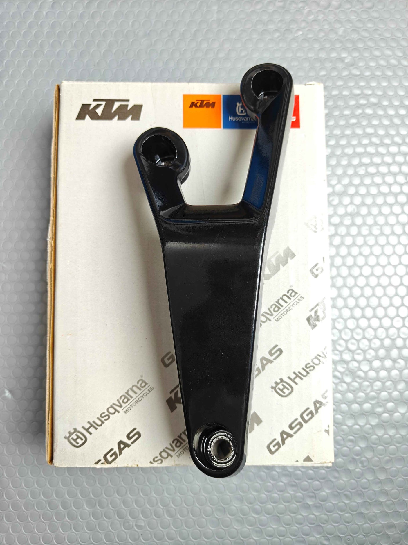 ENGINE HANGER - Husqvarna Vitpillion - 56JUB231 (Right)