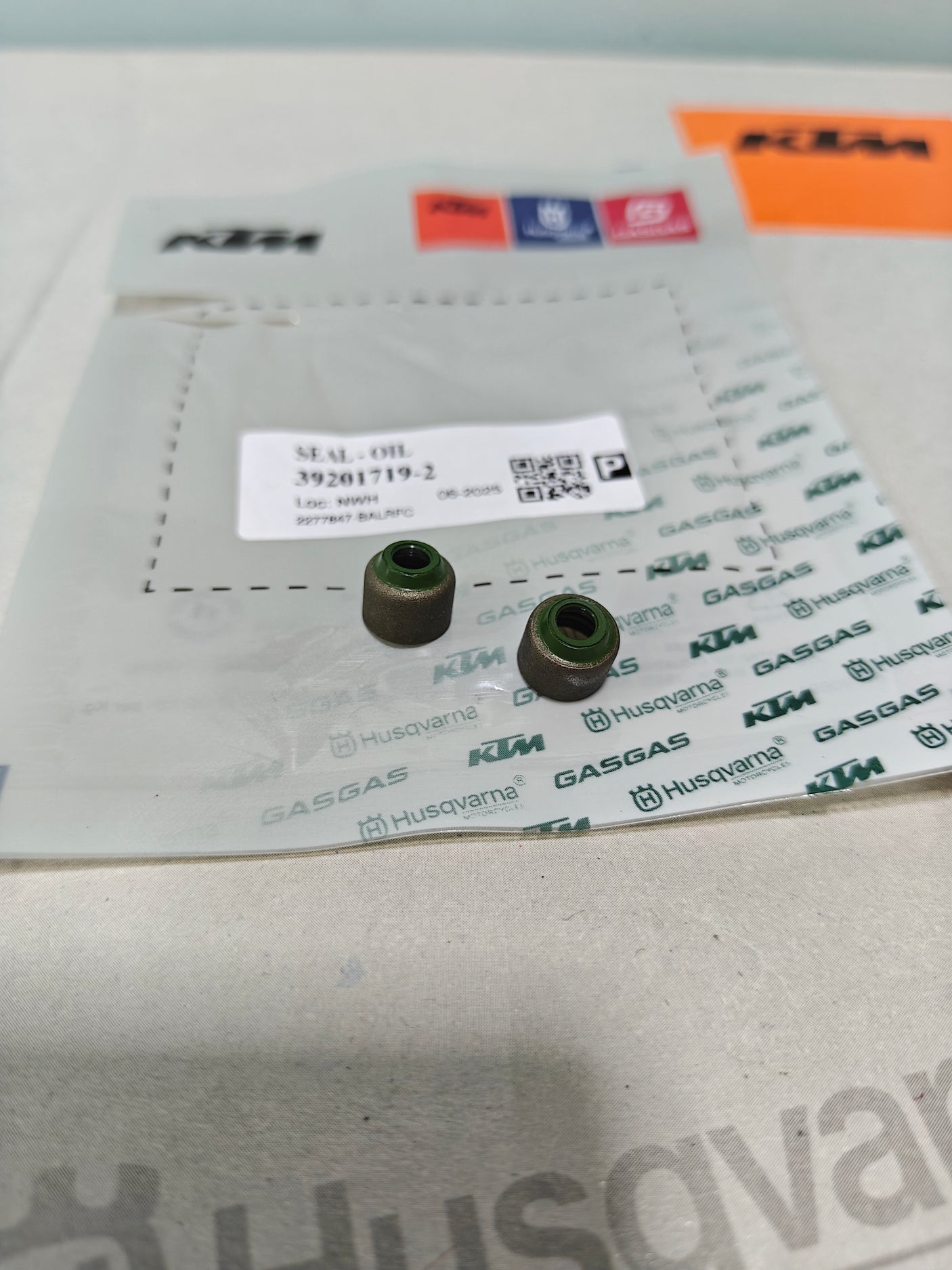 KTM VALVE OIL SEAL -39201719
