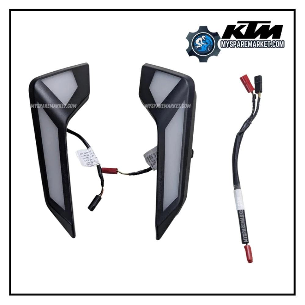 KTM DUKE 390 GENERATION 3 - DRL (JP401045 + JP401048) + PLUG