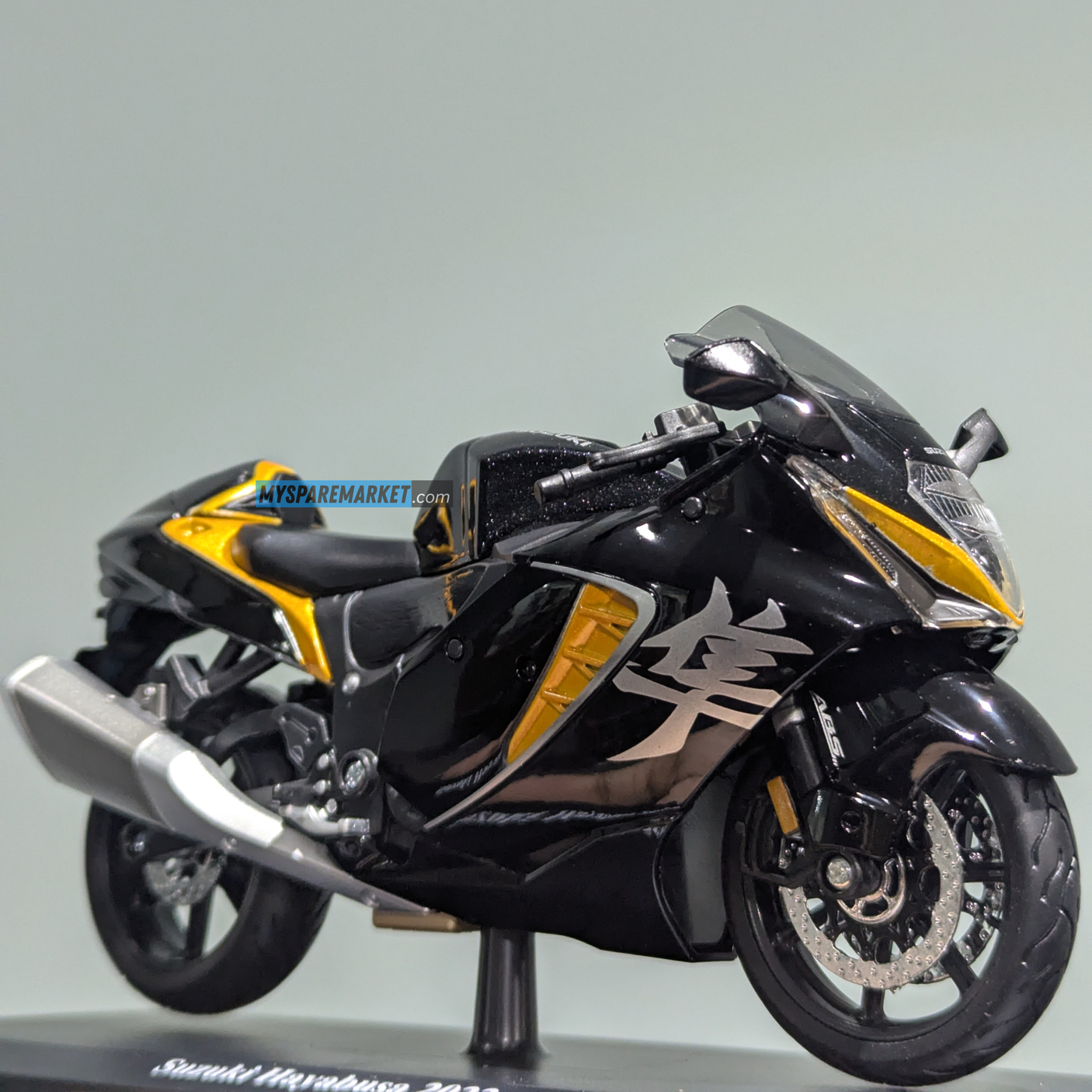 Suzuki Hayabusa 2022 - Maisto Miniature (Big Size Model: *1/12)
