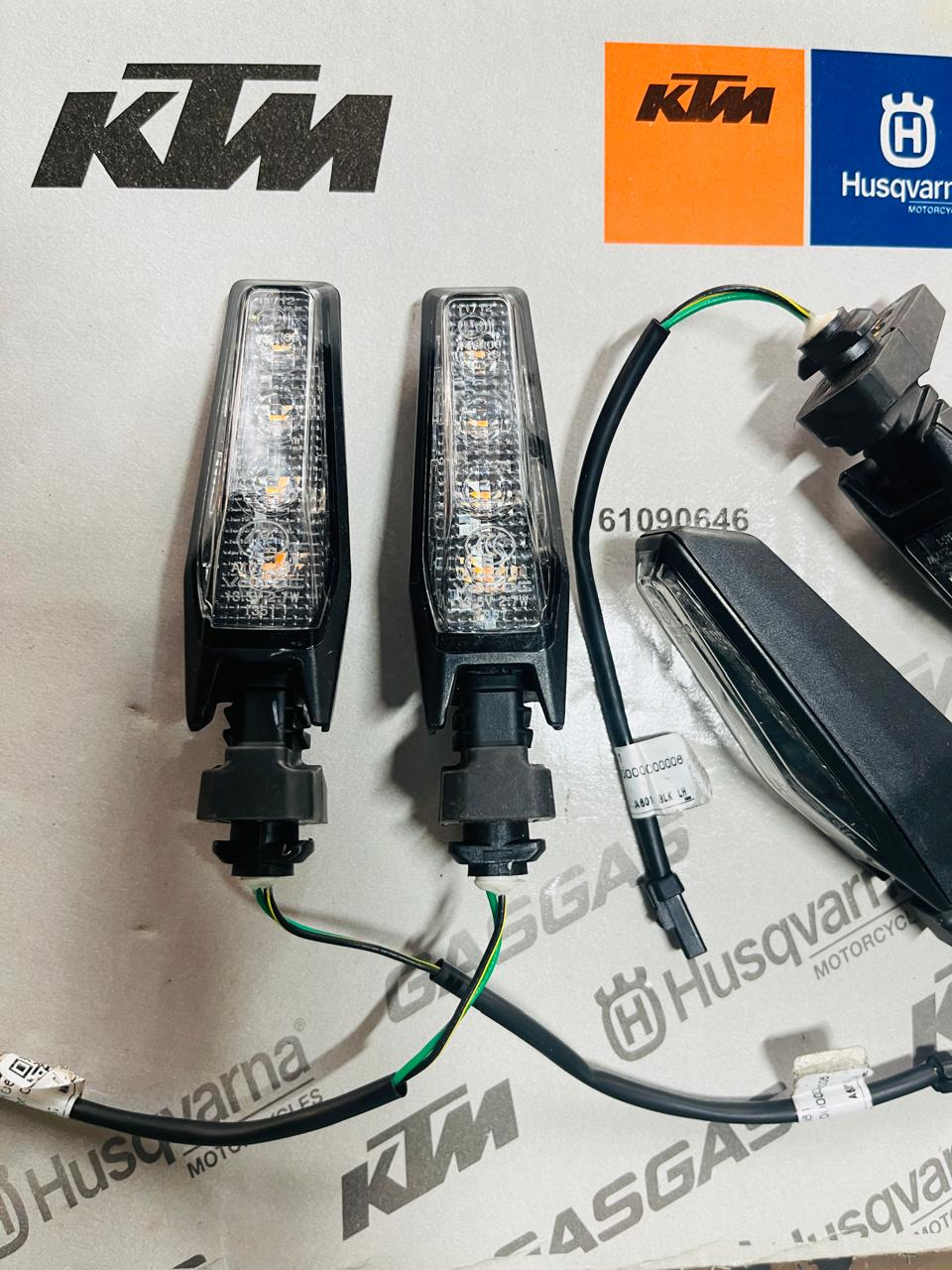 INDICATORS - ADVENTURE GEN-2 2025 / KTM Enduro 390 R (ORIGINAL)