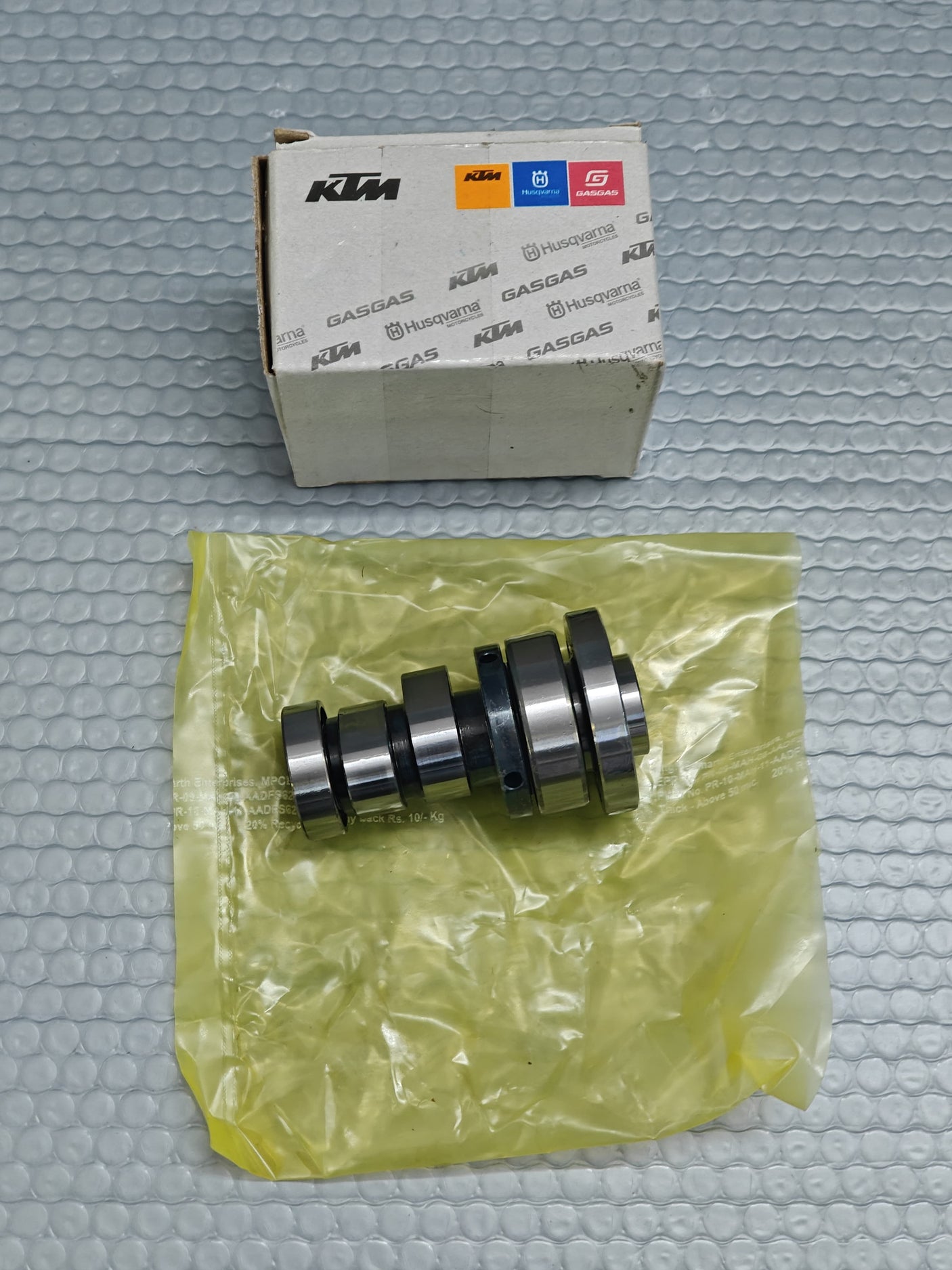 DUKE 250 3RD GEN INTAKE CAMSHAFT -JL511232