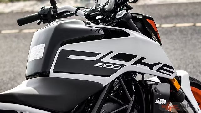 TANK PANNEL - DUKE 200 BS6 - 52JP0959 + 52JP0960