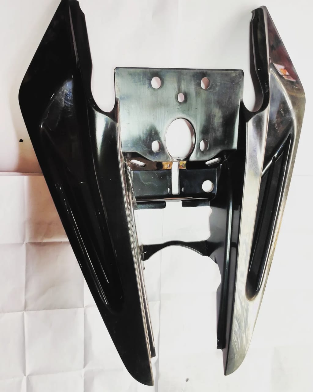 RC SEAT KOWL GEN 1 (UNDER SEAT TRAY) (UNPAINTED)