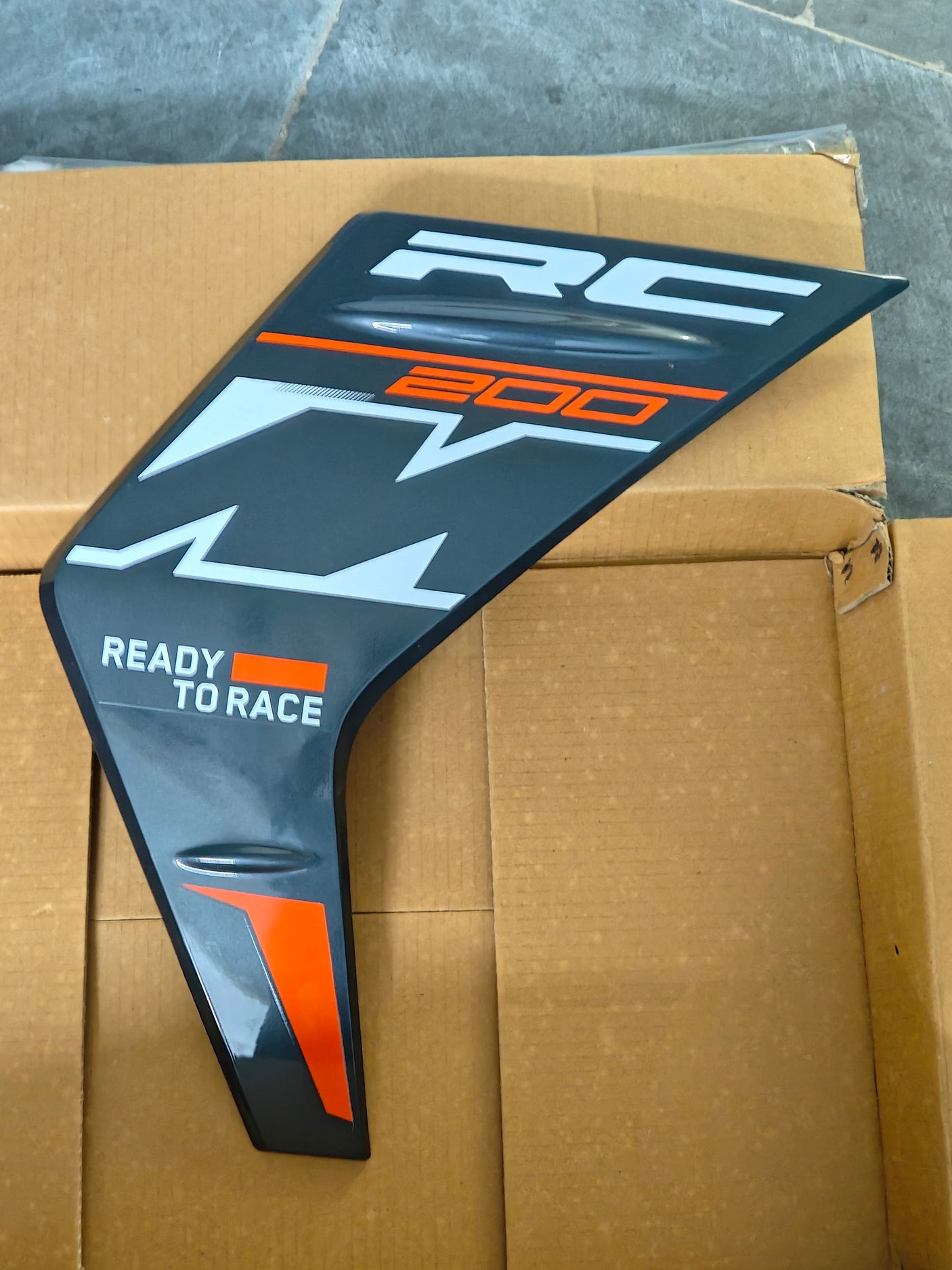 RC 200 GEN 2 MOTO GP EDITION OUTER PANNEL-52JY3284