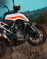 TANK PANNEL - DUKE 390 - WHITE + DECAL - 52JP0885 + 52JP0887